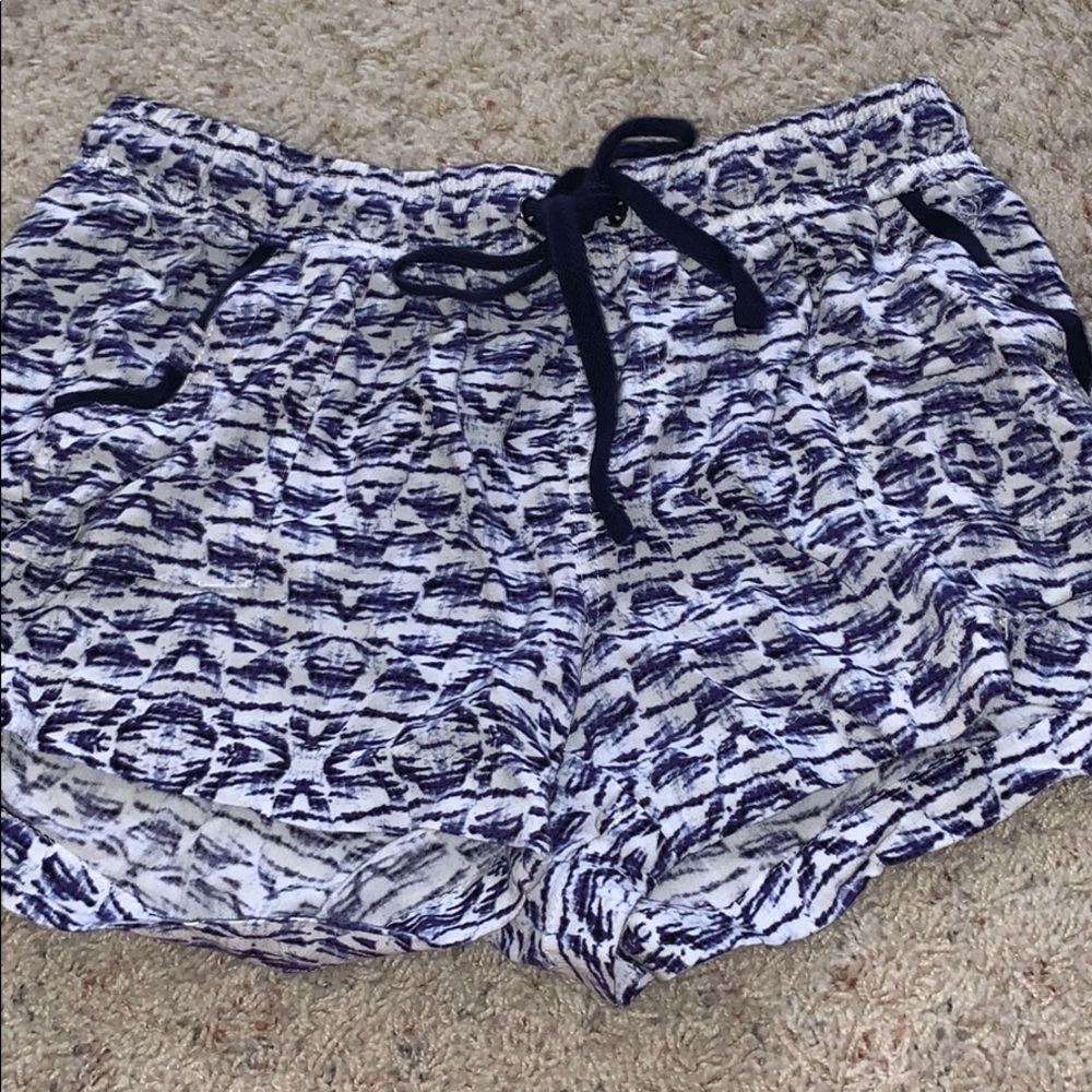 Cute and comfortable patterned shorts.